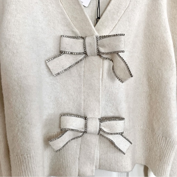 [⭐️ PRICE FIRM] EXPRESS Bow V-Neck Puff Shoulder Cardigan Sweater Ivory White L - Picture 8 of 12